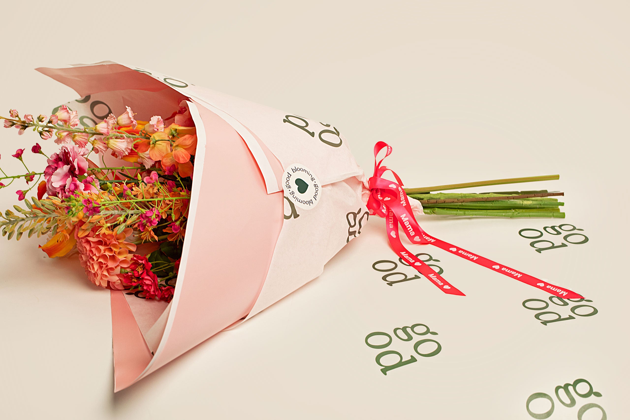 Mother's Day Giftwrapping - With ribbon, envelope & card, and luxury wrapping